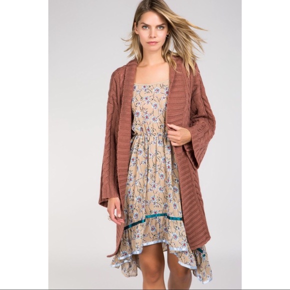 🆕🎉HP🎉5⭐️Oversized Cardigan Sweater - Picture 3 of 6